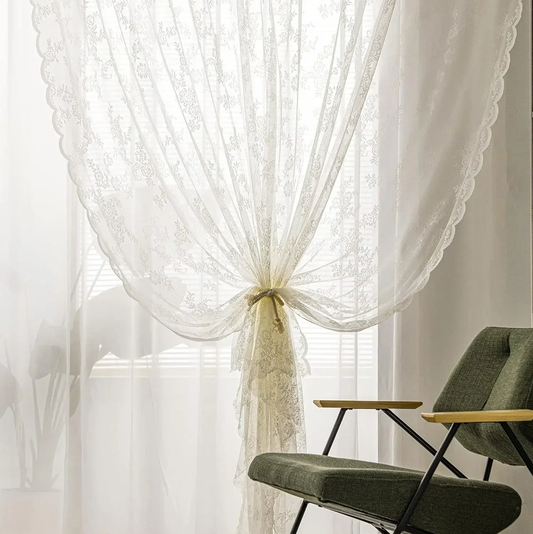 Lunarii – Voilage Blanc en Dentelle Française Semi-Transparente